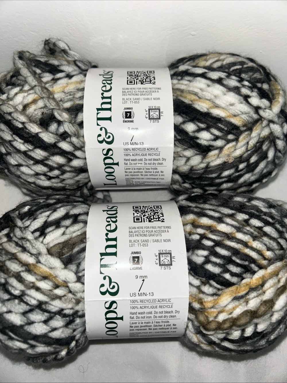 Loops And Threads Yarn 2 Skeins Black Sand #0822 Twisted Tones 82 Yards 5.3 OZ